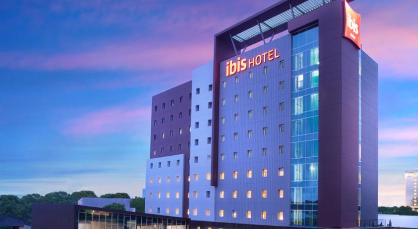 Hotel Ibis Styles Makassar Sam Ratulangi Exterior foto