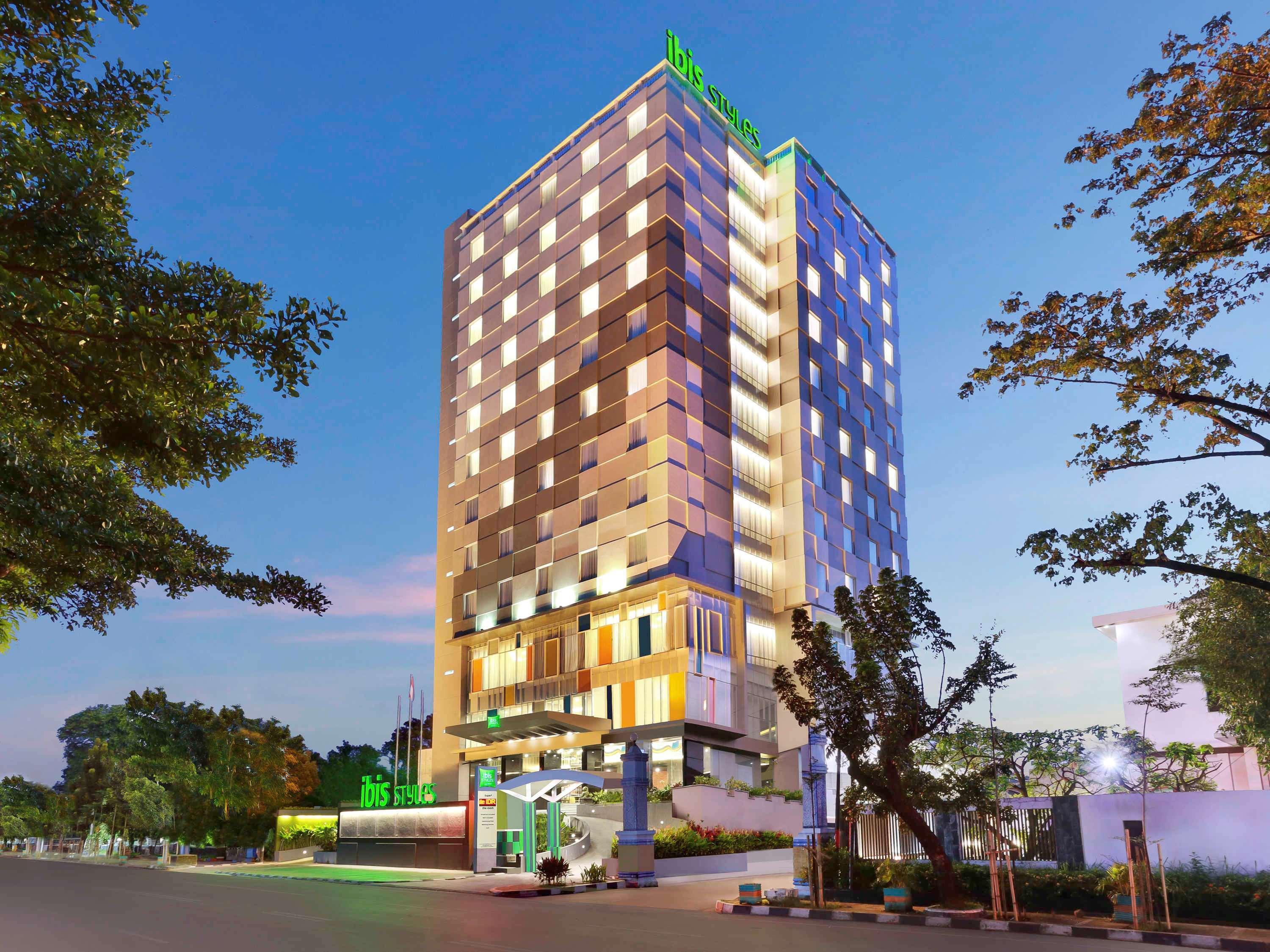 Hotel Ibis Styles Makassar Sam Ratulangi Exterior foto