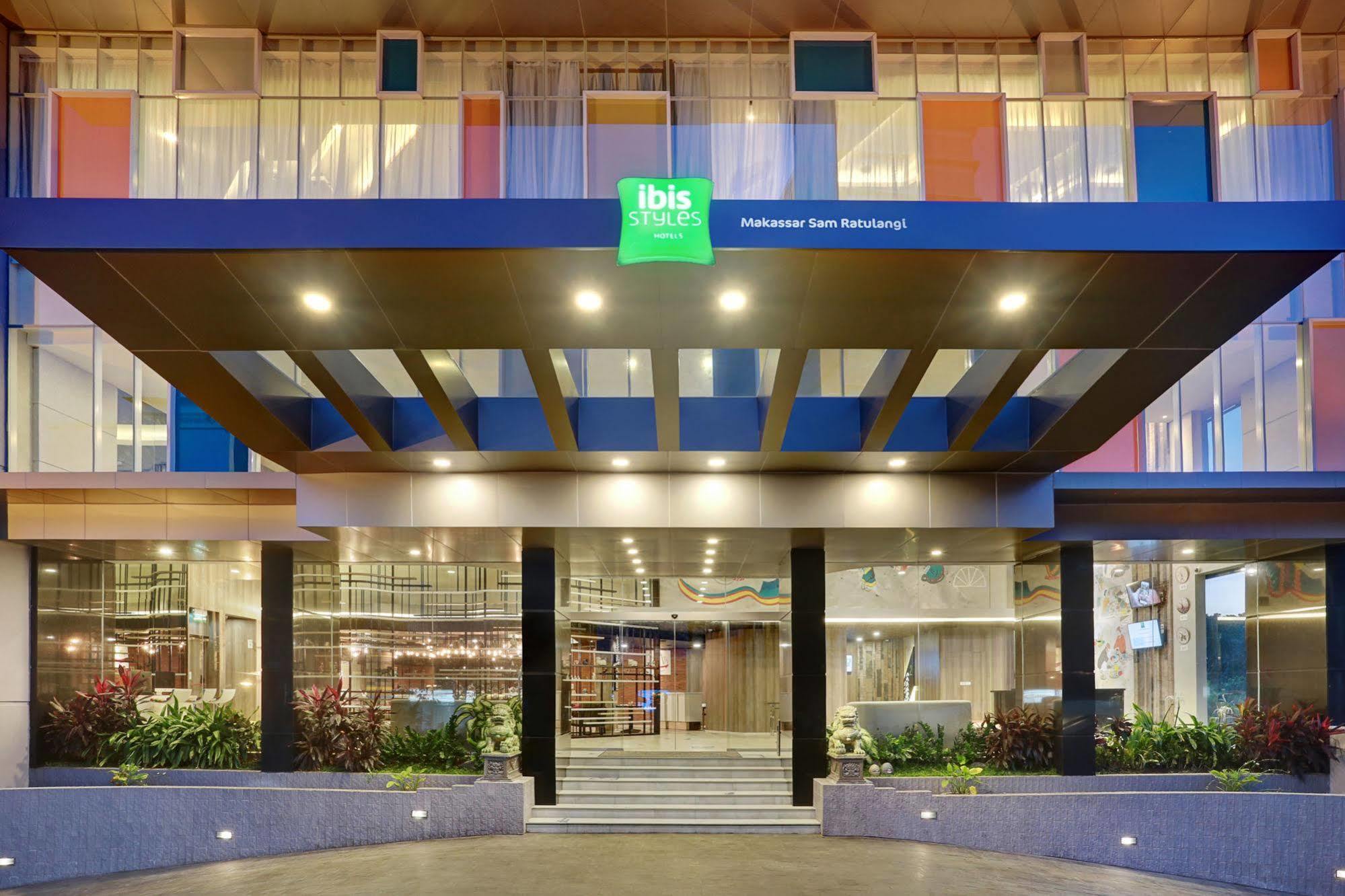 Hotel Ibis Styles Makassar Sam Ratulangi Exterior foto